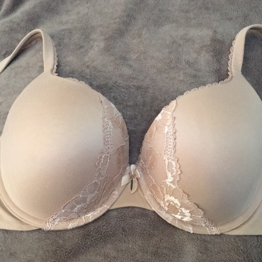 Body by Victoria nude like new 34DD.